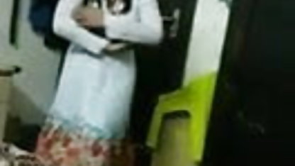 लैटिना सेक्सी फिल्म वीडियो में चाहिए अपने हाथ की तुलना में एक मोटा मुर्गा का स्वाद लेती है