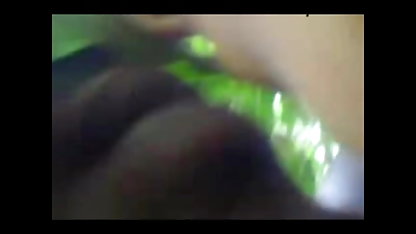 अपनी सास के सेक्सी हिंदी फिल्म स्तन पर शराब पीना