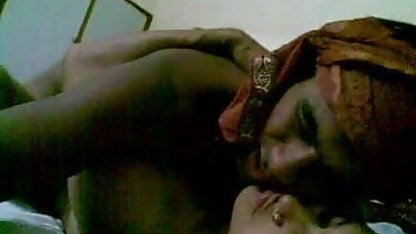 बहुत गन्दी लड़की के साथ बाथरूम में दुबका फिल्म सेक्सी हिंदी