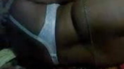 श्रीमती जाडा स्टीवंस जिम की निगरानी के लिए हिंदी में सेक्सी फिल्म दिखाओ खुलती हैं