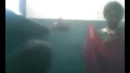 बोल्ड एलिसन Sault पड़ोसी से डिक लेता है, हिंदी फिल्म सेक्सी हिंदी में जो बेकार है