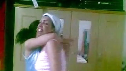 दो सेक्सी पिक्चर सेक्सी फिल्म वीडियो सहेलियों ने फटाफट चुदाई की