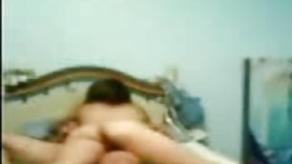 एक बिल्ली हिंदी में सेक्सी मूवी वीडियो तैराकी पानी के नीचे