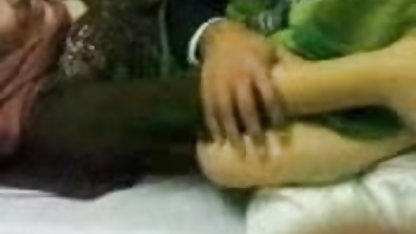 कोरियाई के हिंदी भोजपुरी फिल्म सेक्सी साथ पूल खेल रहा है