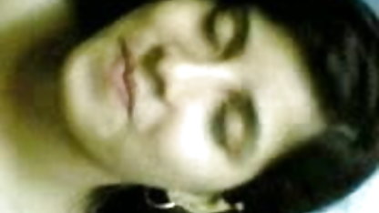 आईने हिंदी फिल्म सेक्सी के सामने मीठी क्रिसी