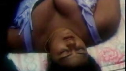 एक काम हिंदी में सेक्सी वीडियो मूवी के उपकरण के रूप में एक डिल्डो