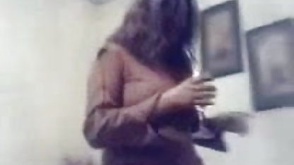 यह कैसे एक लैटिना डिक की सेक्सी फिल्म हिंदी में वीडियो में सवारी करता है