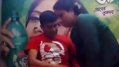 चक नोरिस एना बोतल के साथ पागल हो जाता है हिंदी सेक्सी फिल्म हिंदी