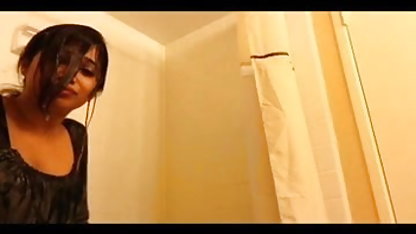 सिलिकॉन 2 फिल्म सेक्सी स्तन