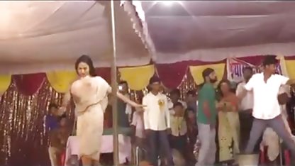 होम साइबरबर्नो एक बस्टी स्लट के हॉलीवुड सेक्सी फिल्म हिंदी में साथ