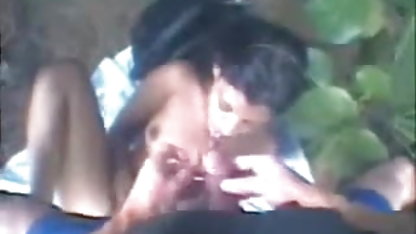 ऊब पूल में इंतज़ार वीडियो में सेक्सी पिक्चर वीडियो कर रही लड़की