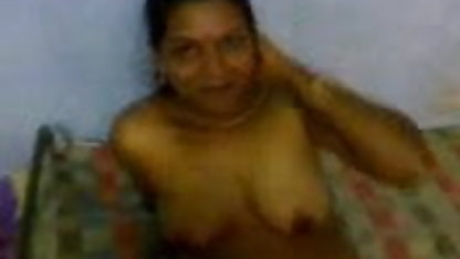 एम्बर हिंदी पिक्चर सेक्सी फिल्म और उसका नीला खिलौना