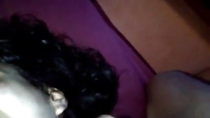 वह बाल पहनना पसंद करती है, लेकिन उसके सिर सेक्सी फिल्म बीएफ हिंदी में