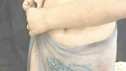 अपने परिवार के साथ पिक्चर हिंदी में सेक्सी लड़की को इकट्ठा करना