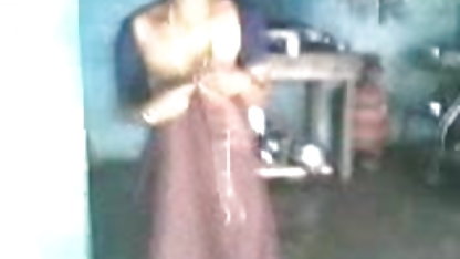 बहुत ही आंटी आंटी के साथ सेक्सी फिल्म हिंदी साइबरसेक्स