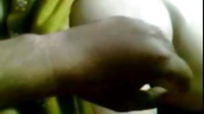 एक हिंदी सेक्सी पिक्चर फिल्म सड़क फूहड़ की तरह बर्ताव