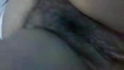 इस रेस्त्रां में सेक्सी फिल्म दे दे वीडियो में वेट्रेस ने खाया खाना खत्म ..