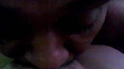 रेडहेड उसे अच्छा हिंदी फिल्म मूवी सेक्सी टैटू दिखाता है