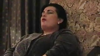 मेरी प्रेमिका को सेक्सी हिंदी मूवी वीडियो में बहुत सेक्सी सोना पसंद है