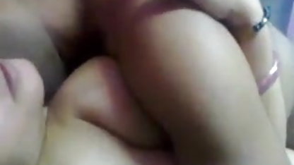 नदी से एक दिन का आनंद बॉलीवुड सेक्सी फिल्म ले रहे हैं