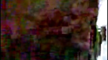 उसकी चूत हिंदी सेक्सी फिल्म बॉलीवुड खुली हुई थी