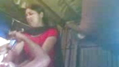 मामा ने मेरे दोस्त और हिंदी फिल्म अरे सेक्सी मुझे बिस्तर में नंगा कर दिया