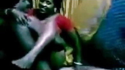 चादरों के हिंदी वाली सेक्सी फिल्में बीच एक सौंदर्य