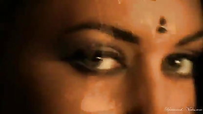 लाल सेक्सी हिंदी पिक्चर मूवी कोर्सेट जुनून