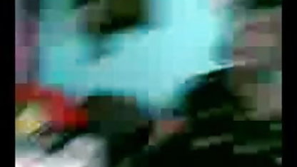 एक गुड़िया के सेक्सी फिल्म की वीडियो दिखाओ साथ कमबख्त