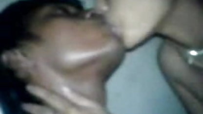 वह अपनी छोटी बहन हिंदी सेक्सी फिल्म सेक्सी के अंदर भाग गया