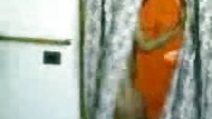 पब्लिक बाथरूम में डिल्डो का सेक्स वाली फिल्म मजाक