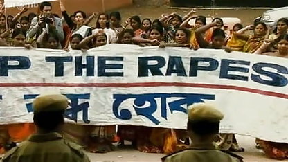 वह रिकॉर्ड करता है क्योंकि हिंदी में सेक्सी बीएफ फिल्म उसकी पत्नी उसे अच्छे काले रंग के साथ देखती है