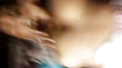 नशे में उसे कोई सेक्सी फिल्म दिखाइए एक सार्वजनिक सेवा में बेकार कर दिया