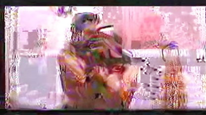 जब मैं उसे गर्दन पर चूमता हूं तो मेरी बीवी सेक्सी सेक्सी हिंदी फिल्म सौ हो जाती है।