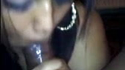 सुंदर श्यामला उसके अंडरवियर से दूर इंग्लिश पिक्चर हिंदी में सेक्सी ले जाता है