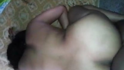 नया सॉफ़्नर, आदमी अपने बालों में भागता है सेक्सी फिल्म लोड कर दो