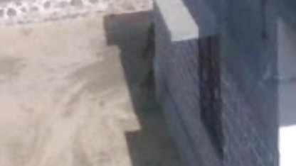 अश्लीलता उसे बहुत सींग हिंदी में सेक्सी फिल्म का बना देती है