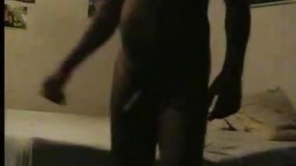 शातिर हिंदुस्तानी सेक्स फिल्म ने दीवारों को चाट लिया