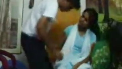 कमबख्त दो सींग का बॉलीवुड सेक्सी हिंदी मूवी बना हुआ एक क्रूर त्रिगुट में बोता है, कि दरार!